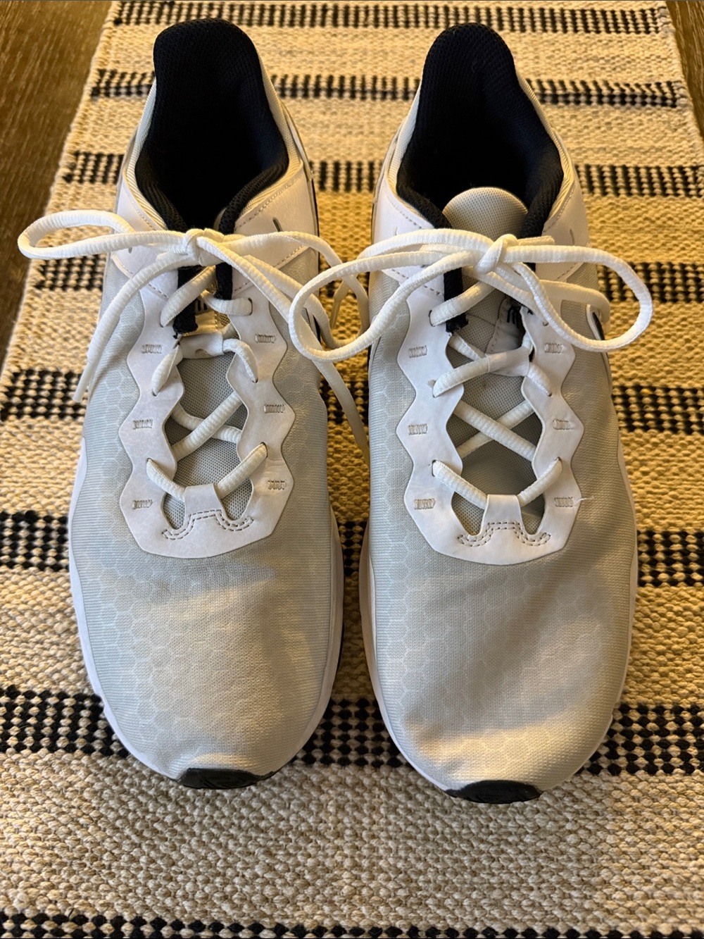 Nike White and Black Men's Athletic Lace-Up Training Shoes